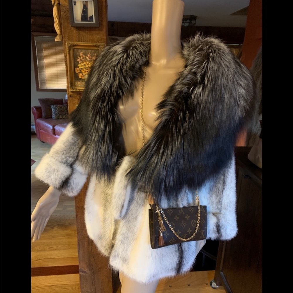 🚫SOLD🚫 LV Pouch Gm💥Sharp Super Attractive Trendy Stylish💥w/accessories7.85” - Picture 15 of 16